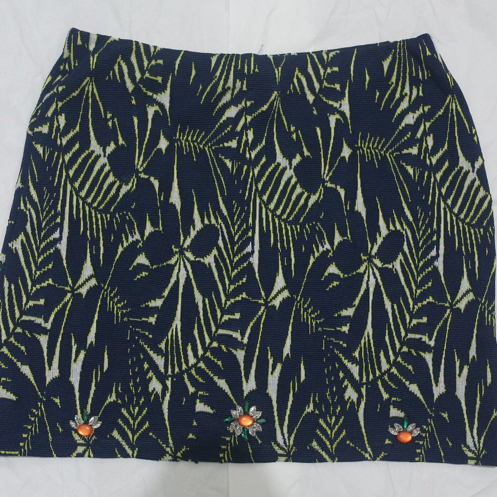 NWT Zara MIni Skirt, size M.